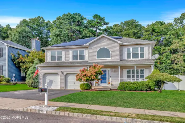 66 Diamond Lane, Howell, NJ 07731