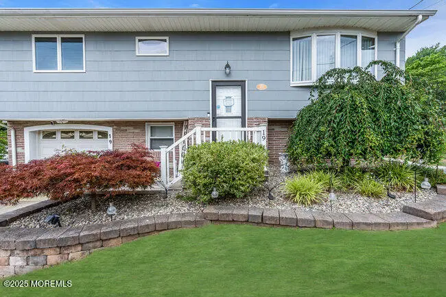 19 Kensington Drive, Howell, NJ 07731 - Image #3