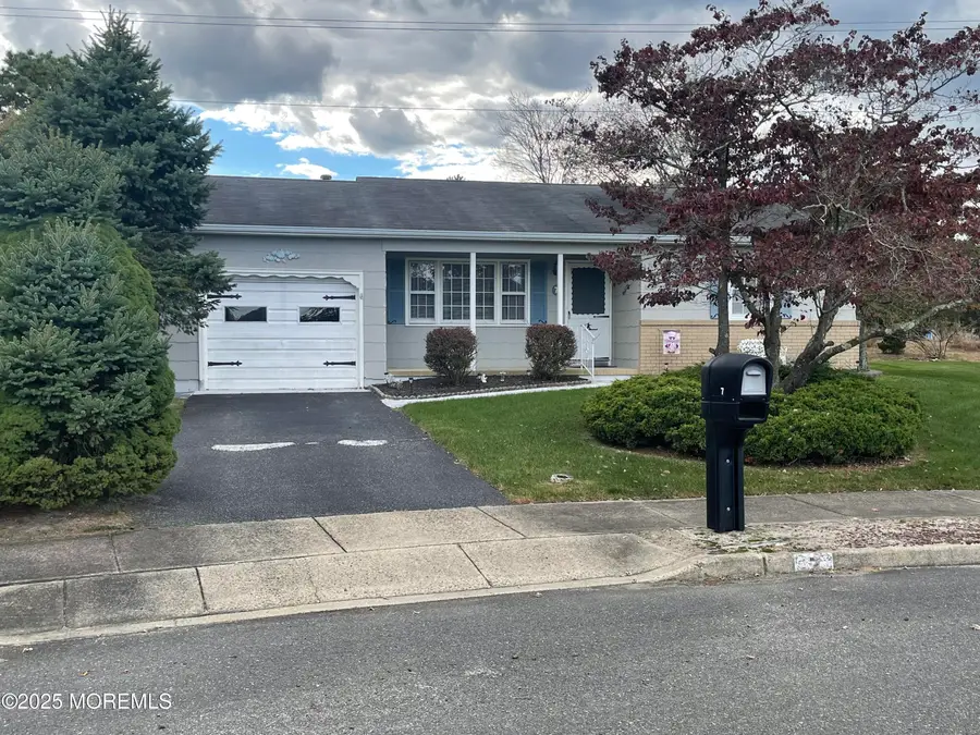 7 Whitmore Court, Toms River, NJ 08757 - Image #2