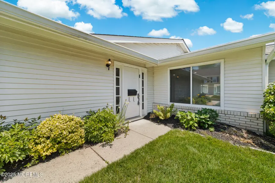 442 Dahlia Plaza #442A, Clearbrook, NJ 08831 - Image #2