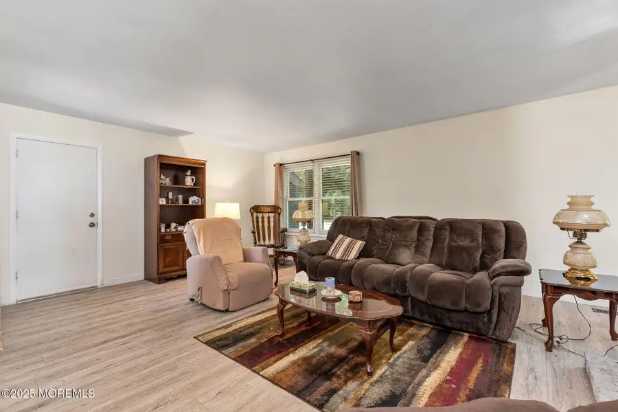 998 Bell Street, Toms River, NJ 08753 - Image #2