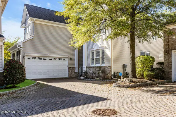 4 Isabella Court, Atlantic Highlands, NJ 07716