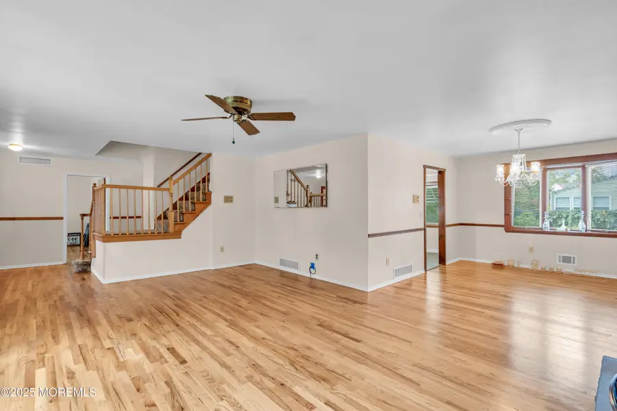32 Camelot Drive, Toms River, NJ 08755 - Image #3