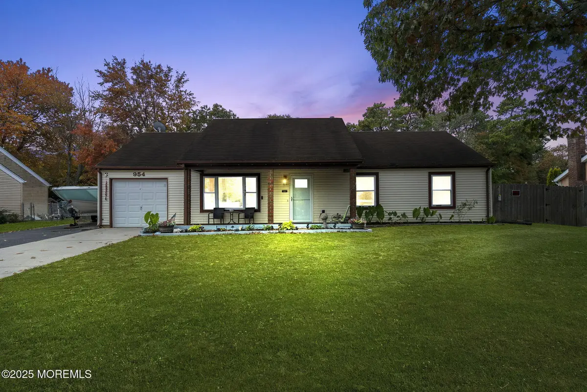 954 Vaughn Avenue, Toms River, NJ 08753 - #1