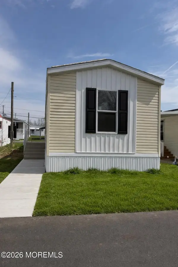 512 Spruce Street, Robbinsville, NJ 08691