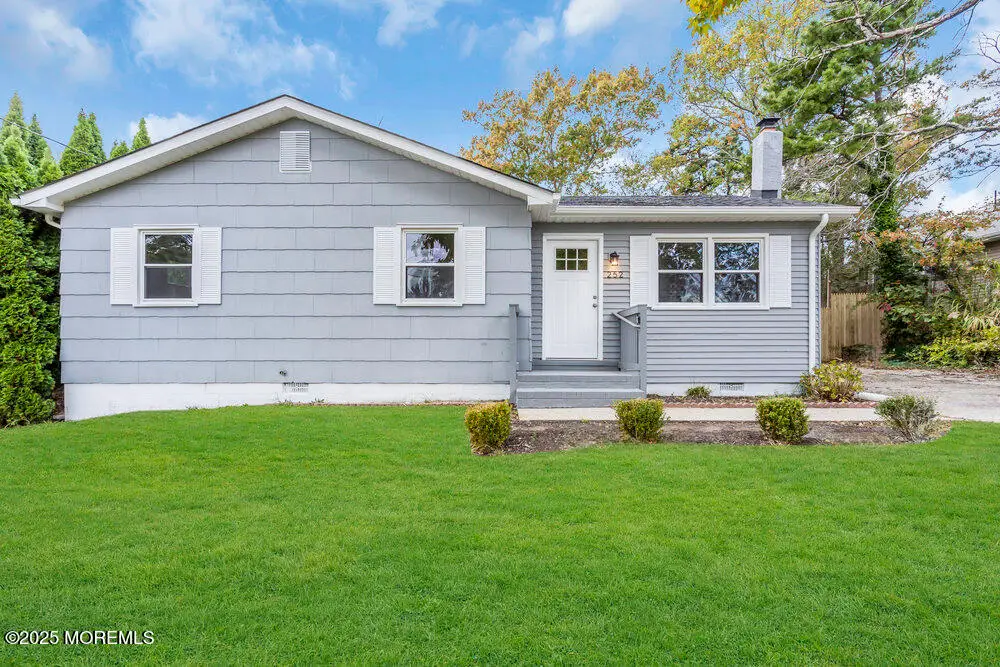 252 Nautilus Drive, Manahawkin, NJ 08050 - Image #1