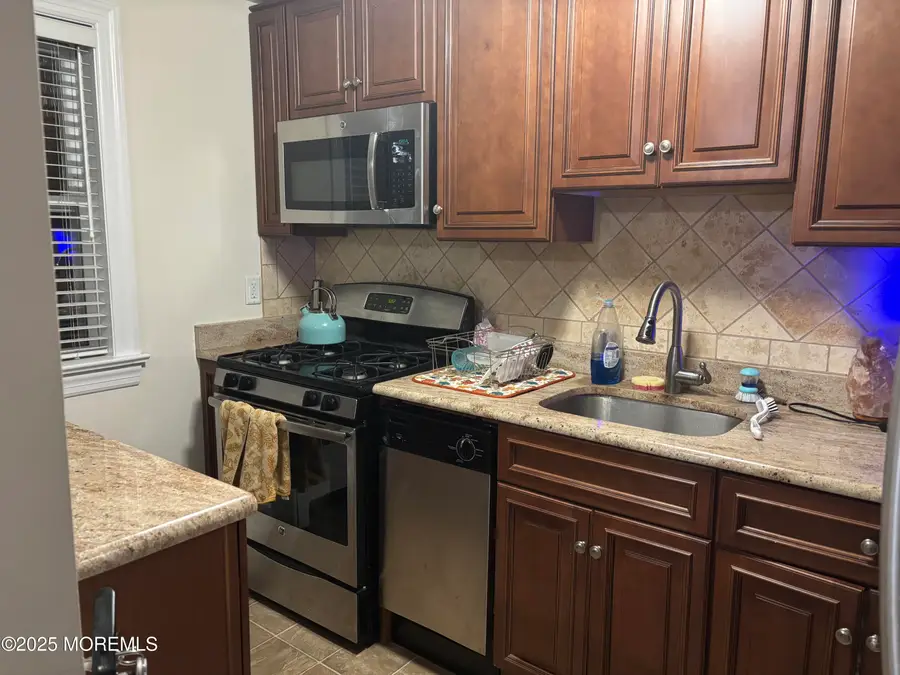 4 Manor Drive, Red Bank, NJ 07701 - Image #2