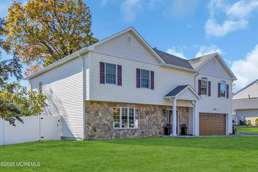 64 Hawthorne Avenue, Holmdel, NJ 07733 - Image #2