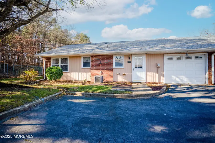 530D Portsmouth Drive, Lakewood, NJ 08701 - Image #2