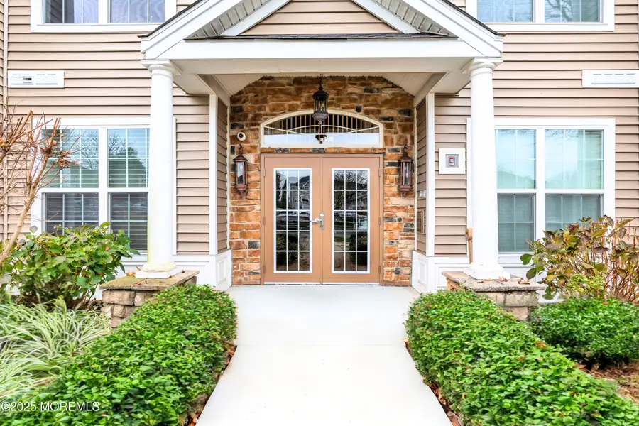 654 Saint Andrews Place, Manalapan Township, NJ 07726 - Image #2