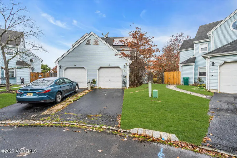 8 Jennings Court, Freehold, NJ 07728 - Image #3