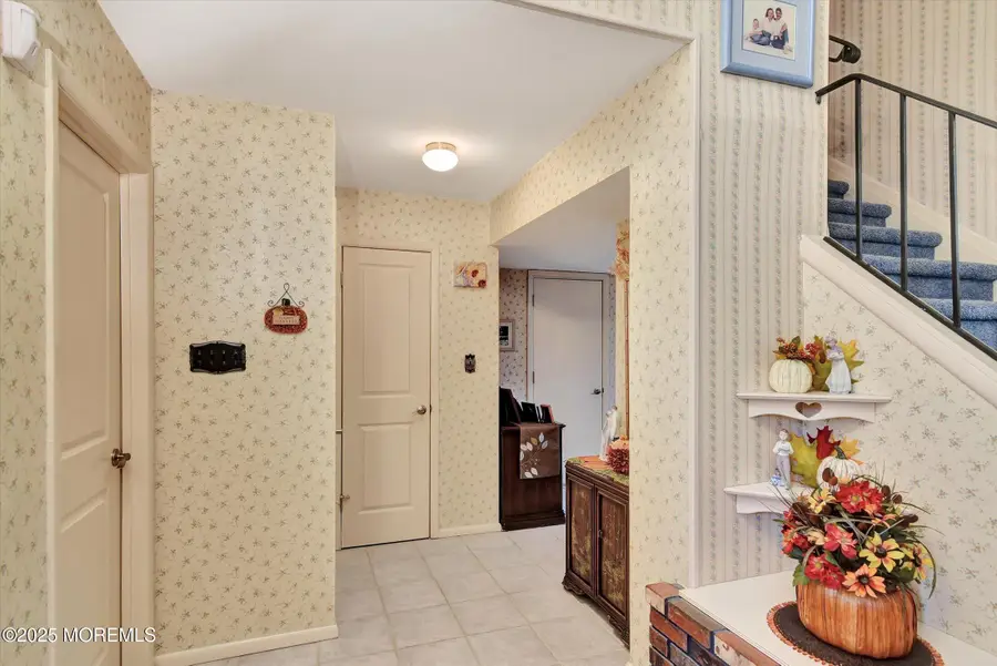 7 Nantucket Court, Howell, NJ 07731 - Image #3