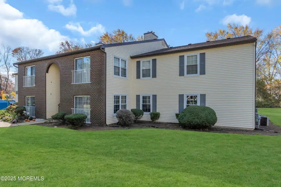 706 Zlotkin Circle #2, Freehold, NJ 07728 - Image #2