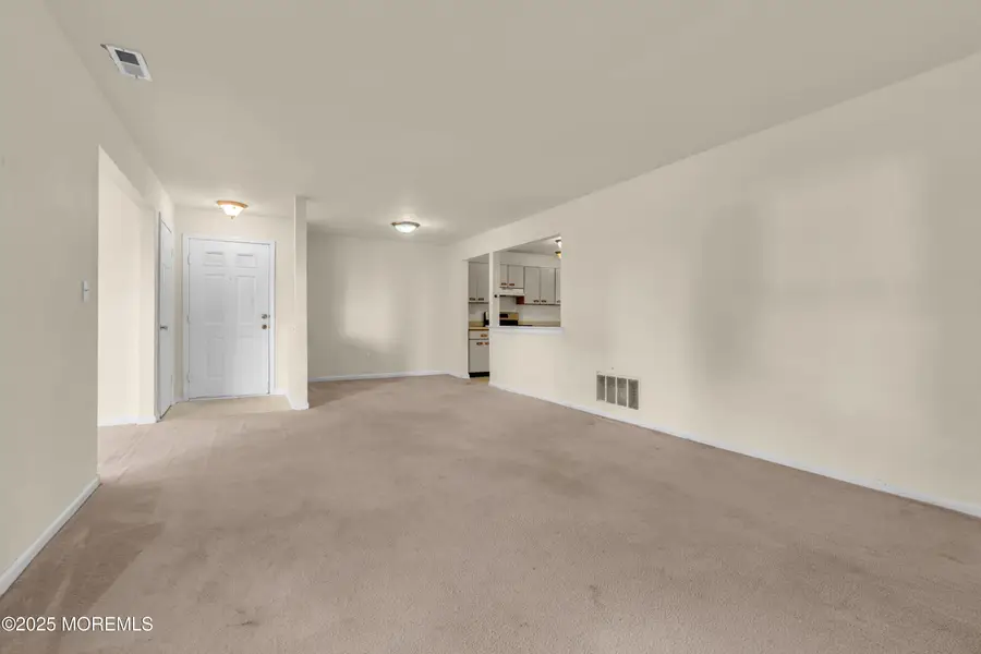 706 Zlotkin Circle #2, Freehold, NJ 07728 - Image #3