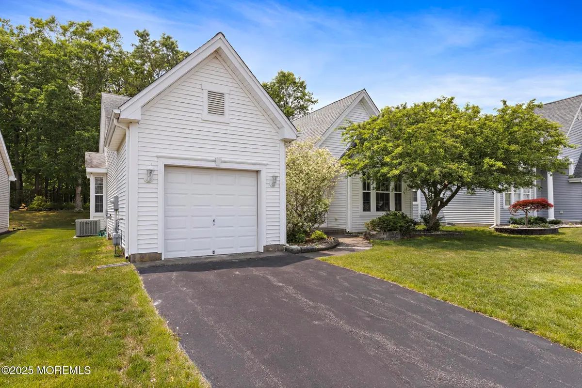 18 Valley Stream Place, Barnegat, NJ 08005 - Image #1