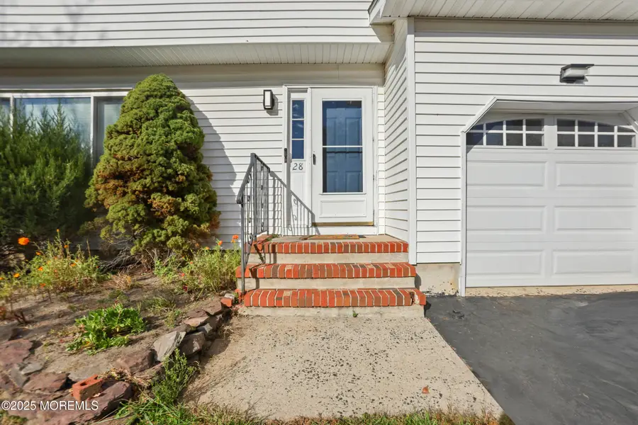 28 Bronia Street, Howell, NJ 07731 - Image #3