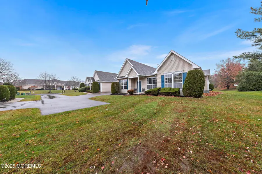 33 Deerchase Lane, Lakewood, NJ 08701 - Image #2