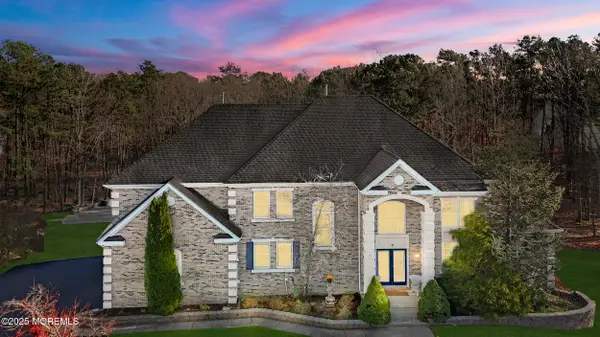 2 Woods Edge Drive, Jackson, NJ 08527