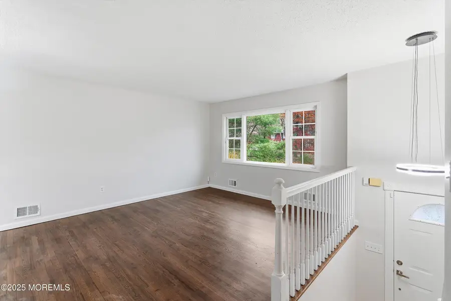 17 Walter Drive, Jackson, NJ 08527 - Image #2