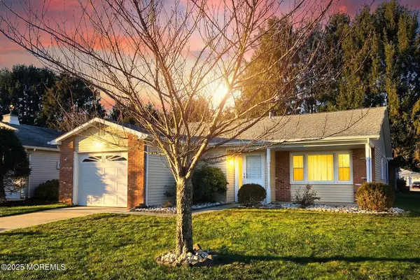 91 Lauren Lane, Brick, NJ 08723