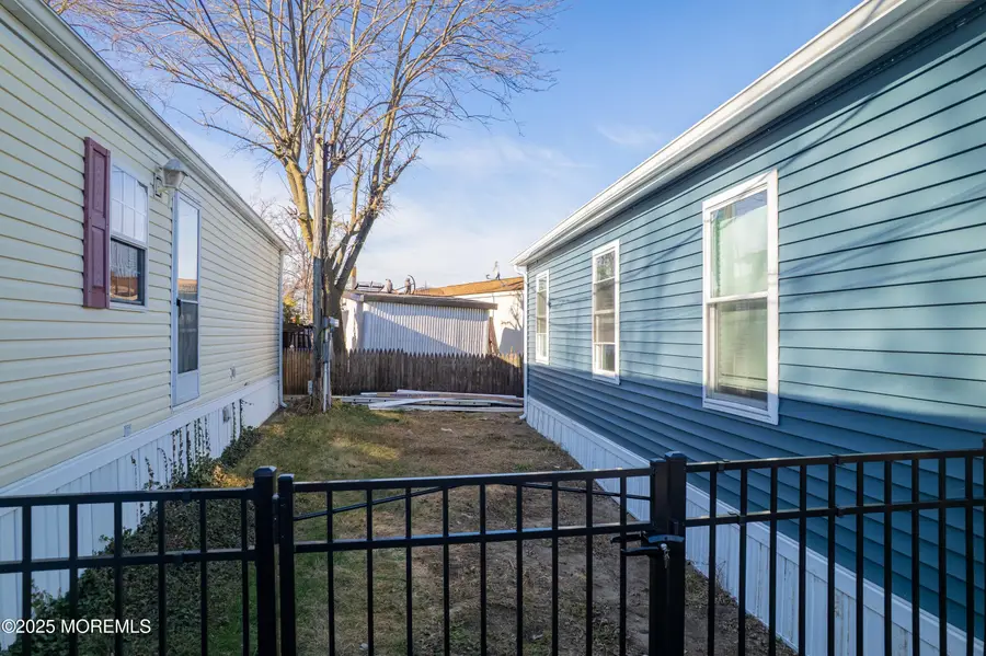 66 Bayshore Mobile Mnr, Hazlet, NJ 07730 - Image #2