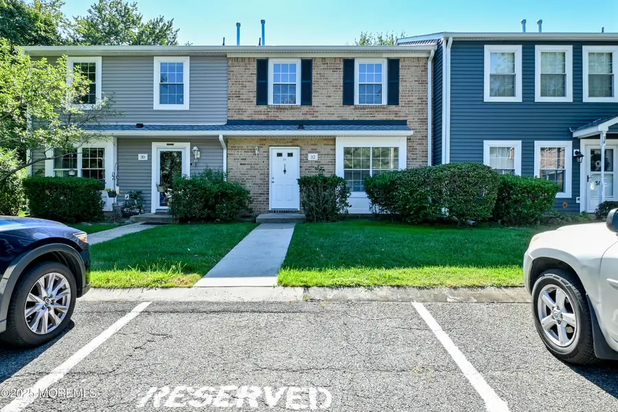 32 Lafayette Court, North Brunswick, NJ 08902 - Image #2