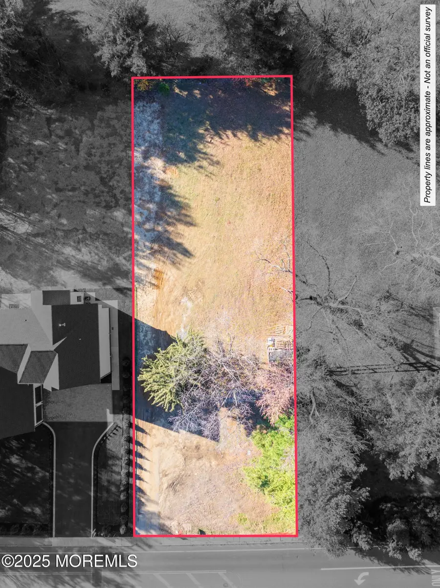 748 Holmdel Road, Holmdel, NJ 07733 - Image #2