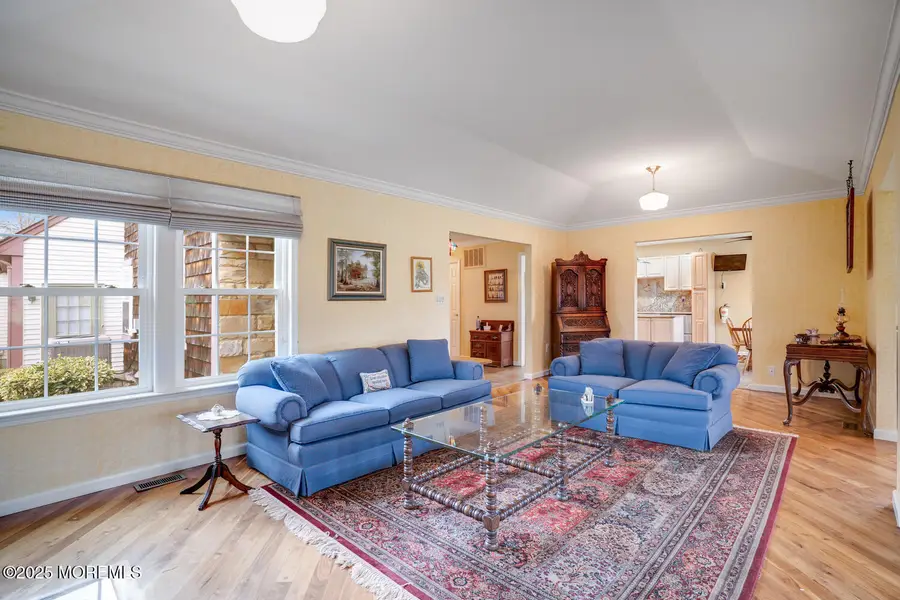 11 Bedfordshire Drive, Monroe, NJ 08831 - Image #3