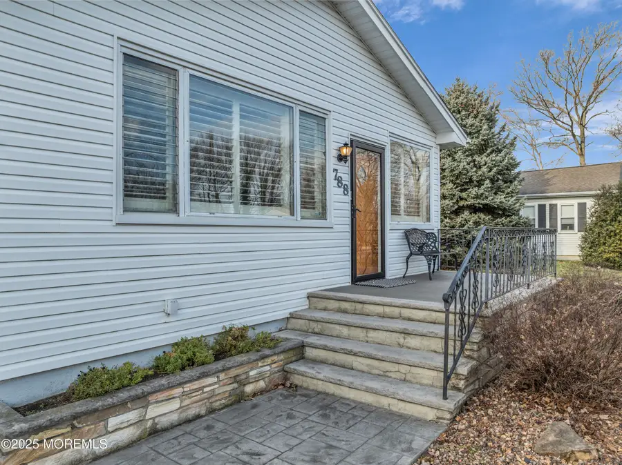 788 Poole Avenue, Hazlet, NJ 07730 - Image #3