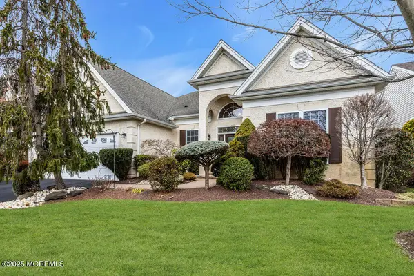 19 Torrey Pines Drive, Monroe, NJ 08831