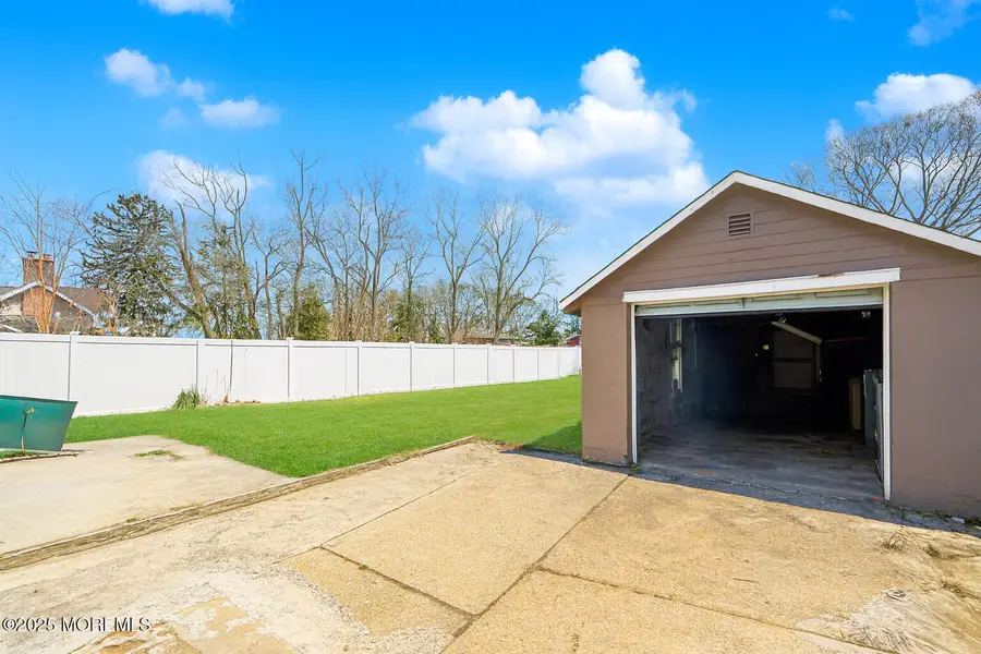 142 Monmouth Road, Oakhurst, NJ 07755 - Image #3