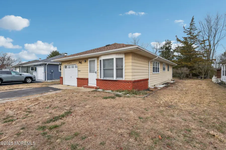 192 Charlotteville Drive, Toms River, NJ 08757 - Image #2