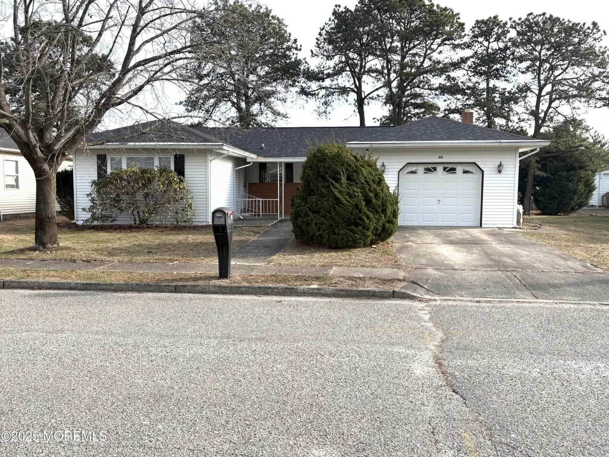 11 Tampa Lane, Toms River, NJ 08757 - Image #1