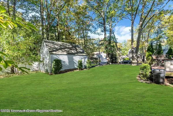 96 Whalepond Road, Oakhurst, NJ 07755