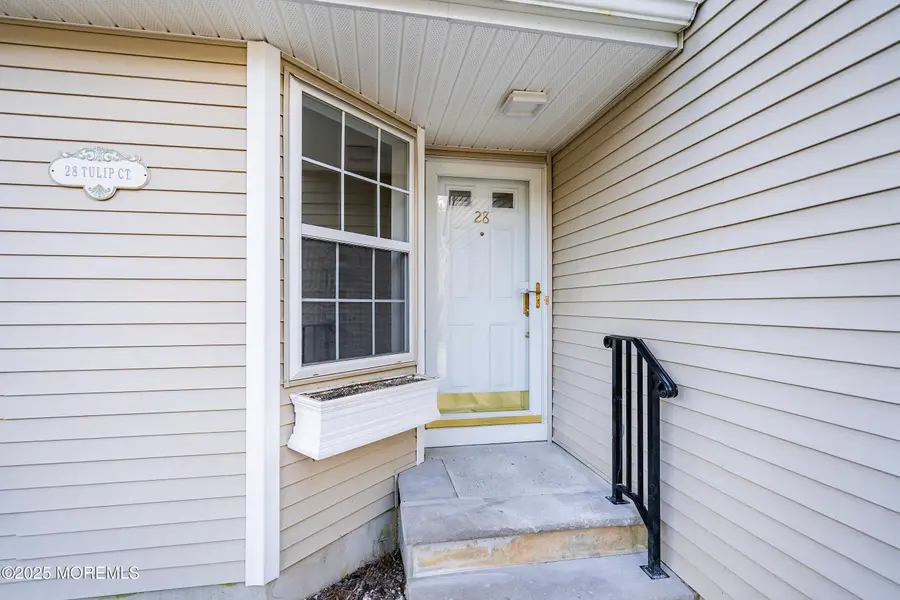 28 Tulip Court, Howell, NJ 07731 - Image #3