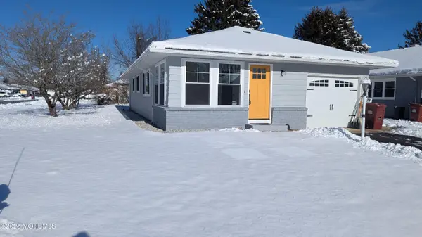 79 Guadeloupe Drive, Toms River, NJ 08757