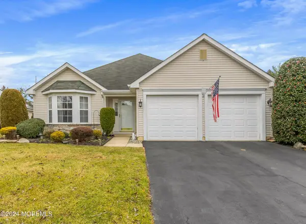 36 Ivy Hill Road, Lakewood, NJ 08701