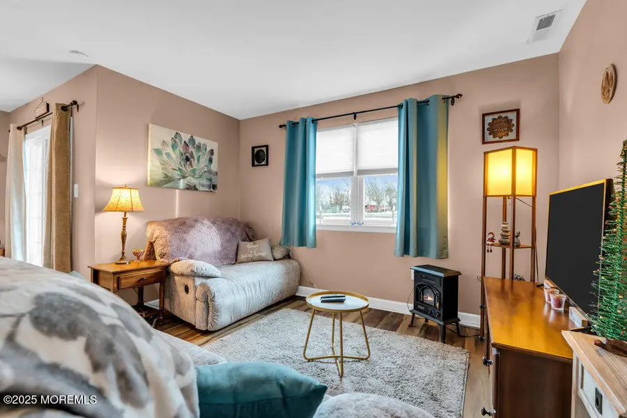 27-2 Florence Tollgate Apts Place #2, Florence, NJ 08518 - Image #2