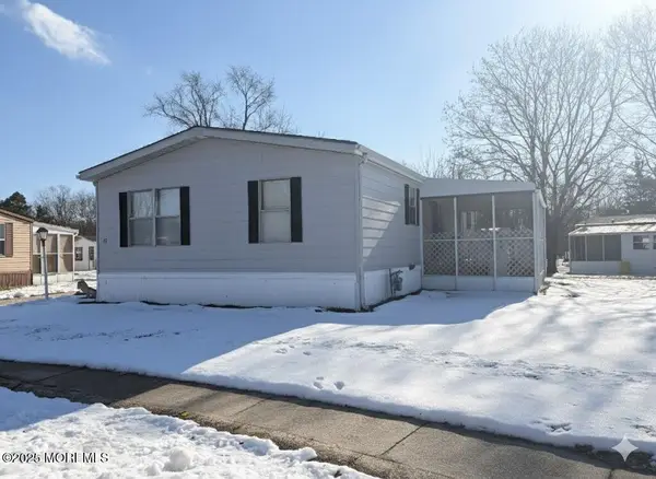 15 Eagle Road, Jackson, NJ 08527