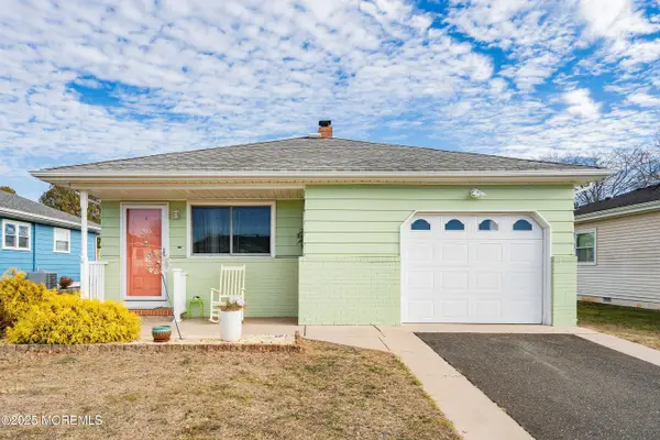 205 Bonaire Drive, Toms River, NJ 08757