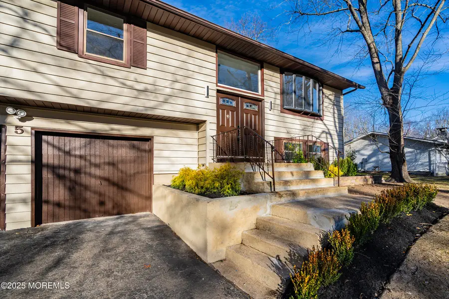 5 New Castle Court, Jackson, NJ 08527 - #3