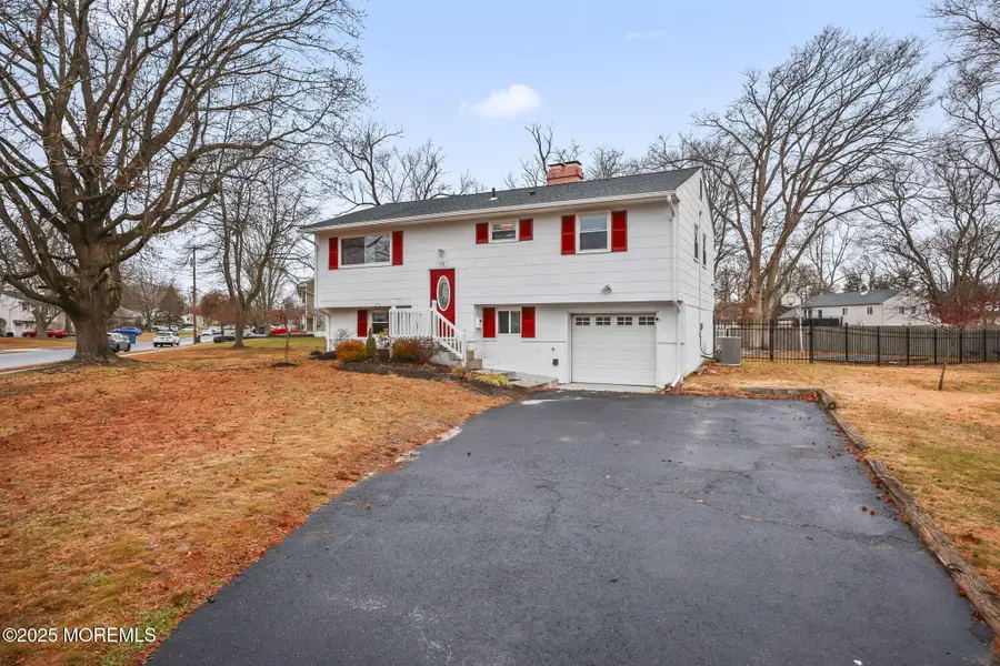 134 Darien Road, Howell, NJ 07731 - Image #3