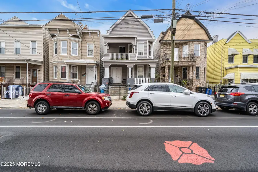 107 Bidwell Avenue, Jersey City, NJ 07305 - Image #2