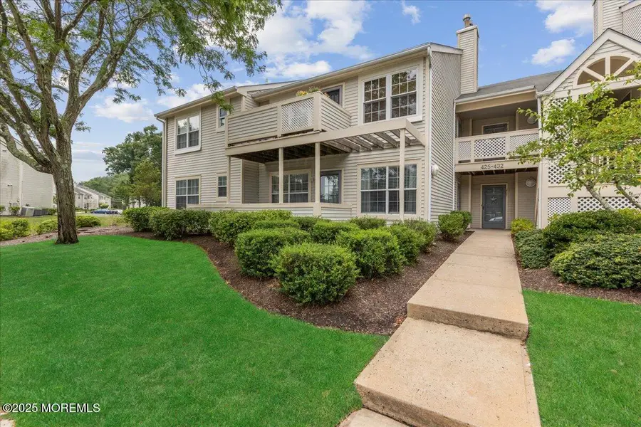 425 Winterberry Court, Howell, NJ 07731 - Image #2