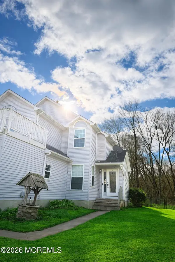 12 Crest Road, Jackson, NJ 08527