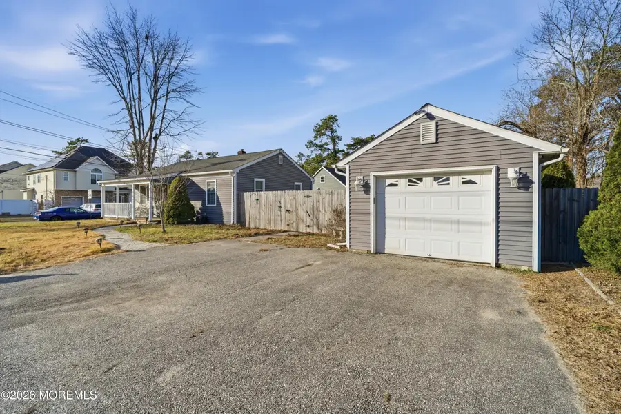 1101 Lawrence Avenue, Toms River, NJ 08757 - Image #2