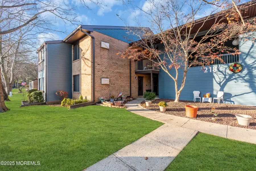 218 Medford Court #A, Manalapan Township, NJ 07726 - Image #2