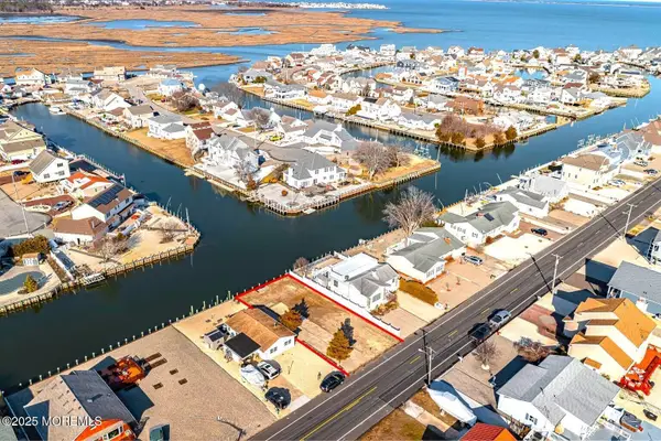 986 Capstan Drive, Forked River, NJ 08731