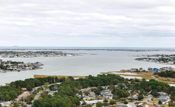 1 Whitecap Way, Brick, NJ 08723