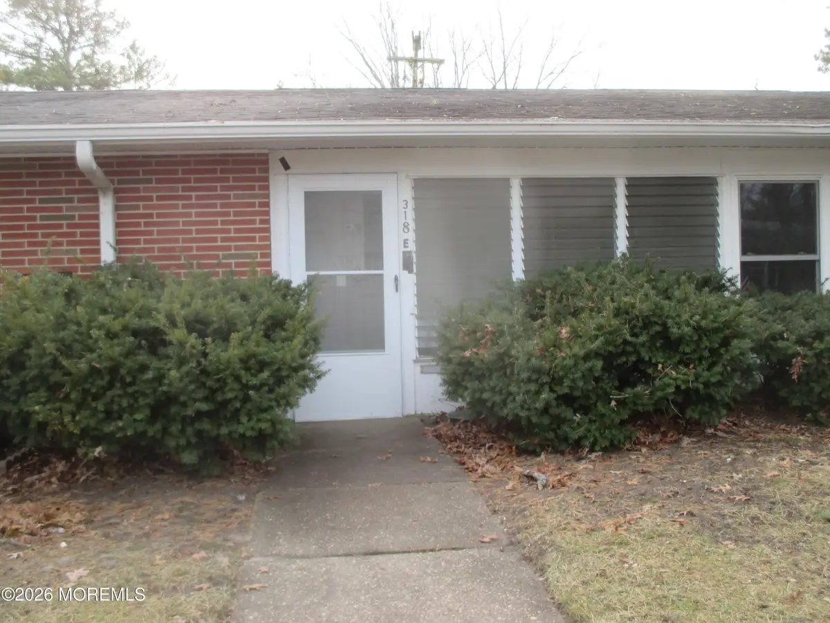 318 Coventry Court, Lakewood, NJ 08701 - Image #1